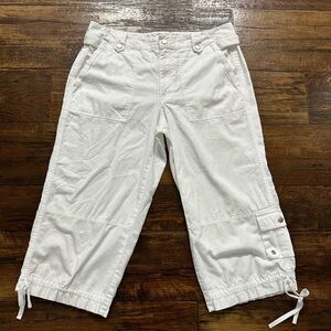 Sigrid Olsen White cargo capri pant size 8 GUC